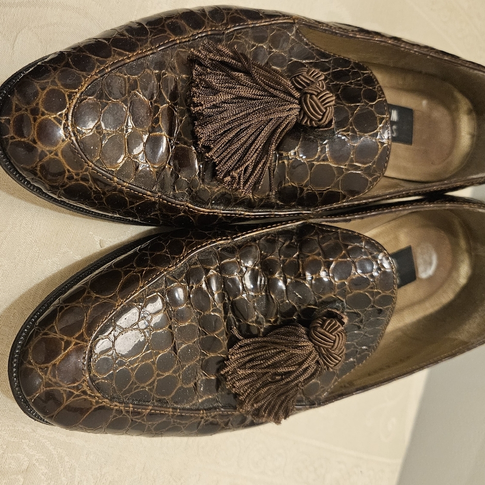 Ladies Stewart Weitzman flat shoes